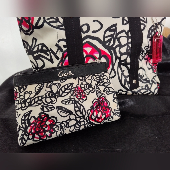 Coach Handbags - Coach Poppy Black and Pink Floral Tote And Wristle Bag Set. No Crossbody Strap